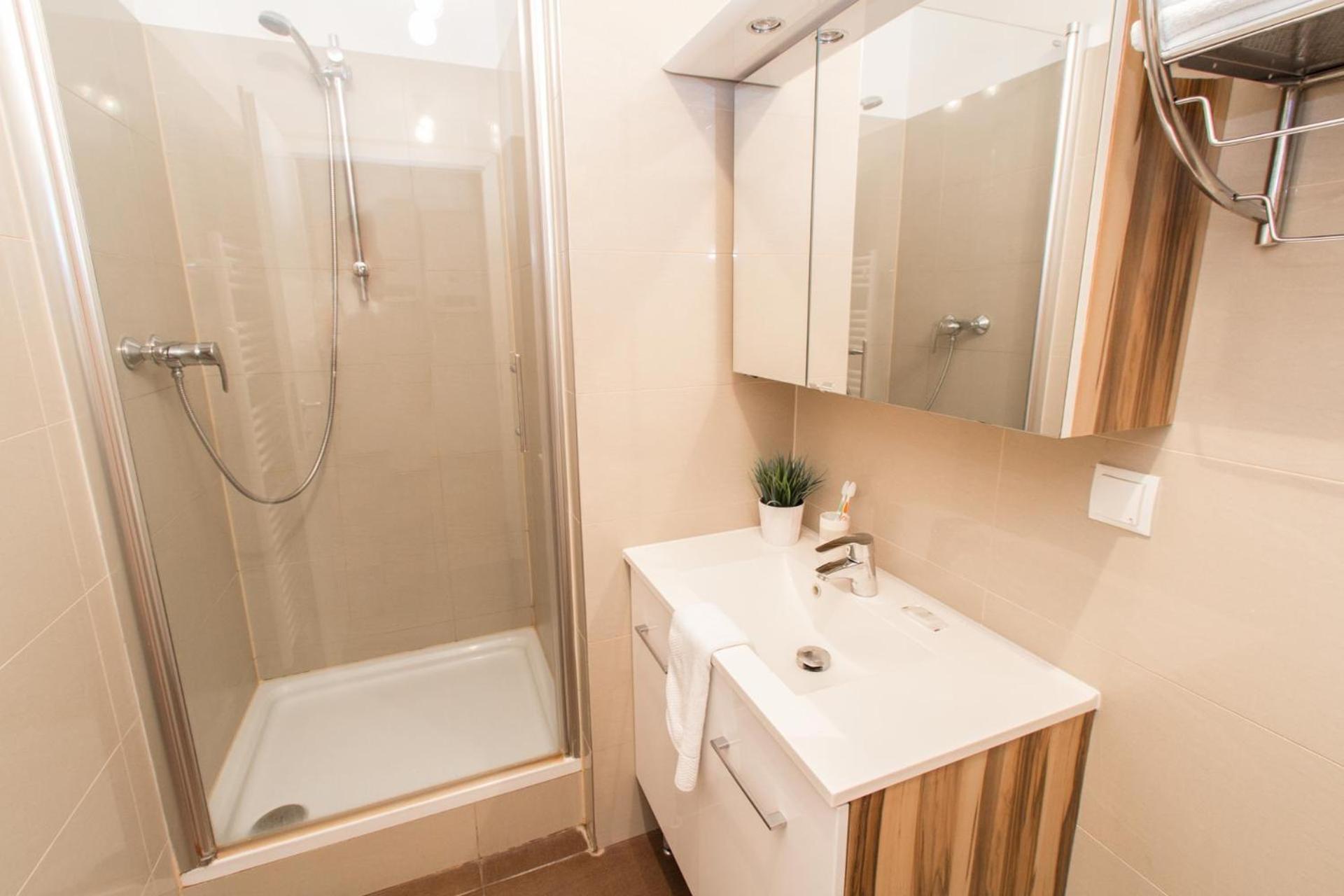 Apartment Mandlgasse I Contactless Check-In Vienna Luaran gambar